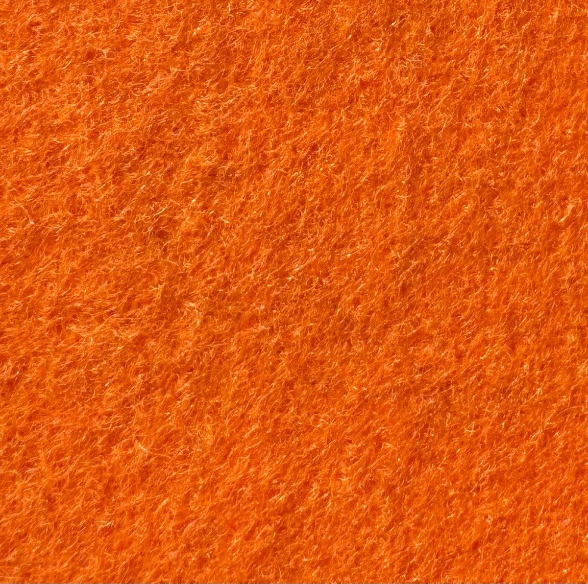 Moqueta ferial ecológica naranja en rollo de 120m2 para stands